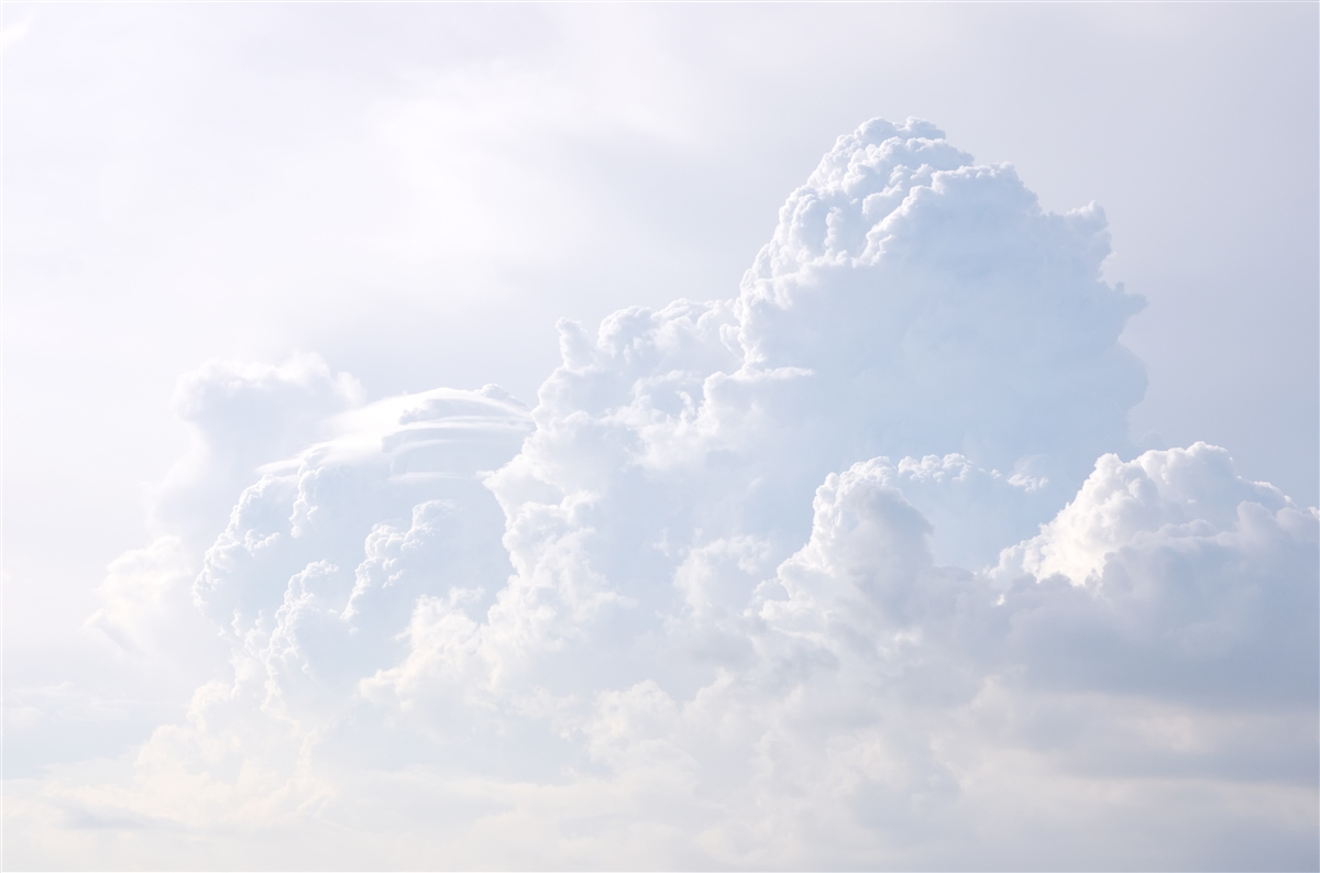 Papier peint nuages blancs et floconneux