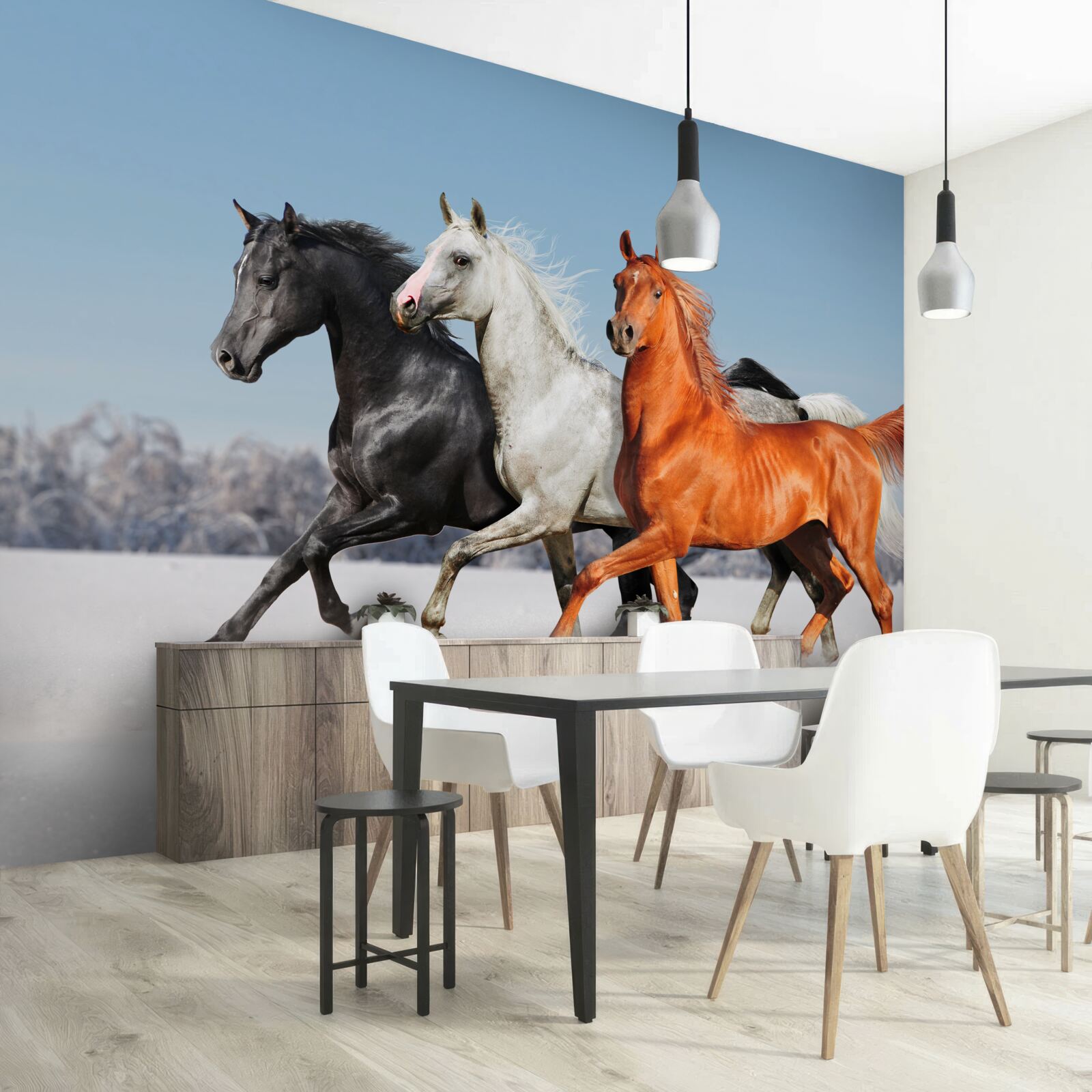 Papier peint trois chevaux au galop sur un sol enneigé