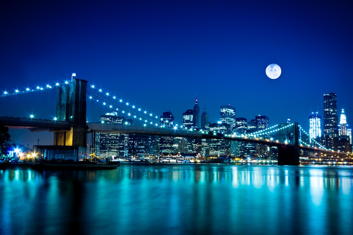 Papier peint le pont de brooklyn illuminé de nuit