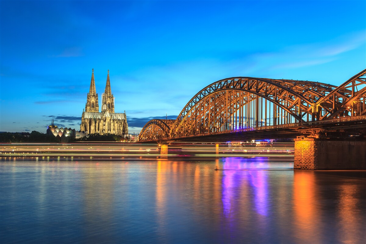 Papier peint le pont hohenzollern est situé dans la colonie de