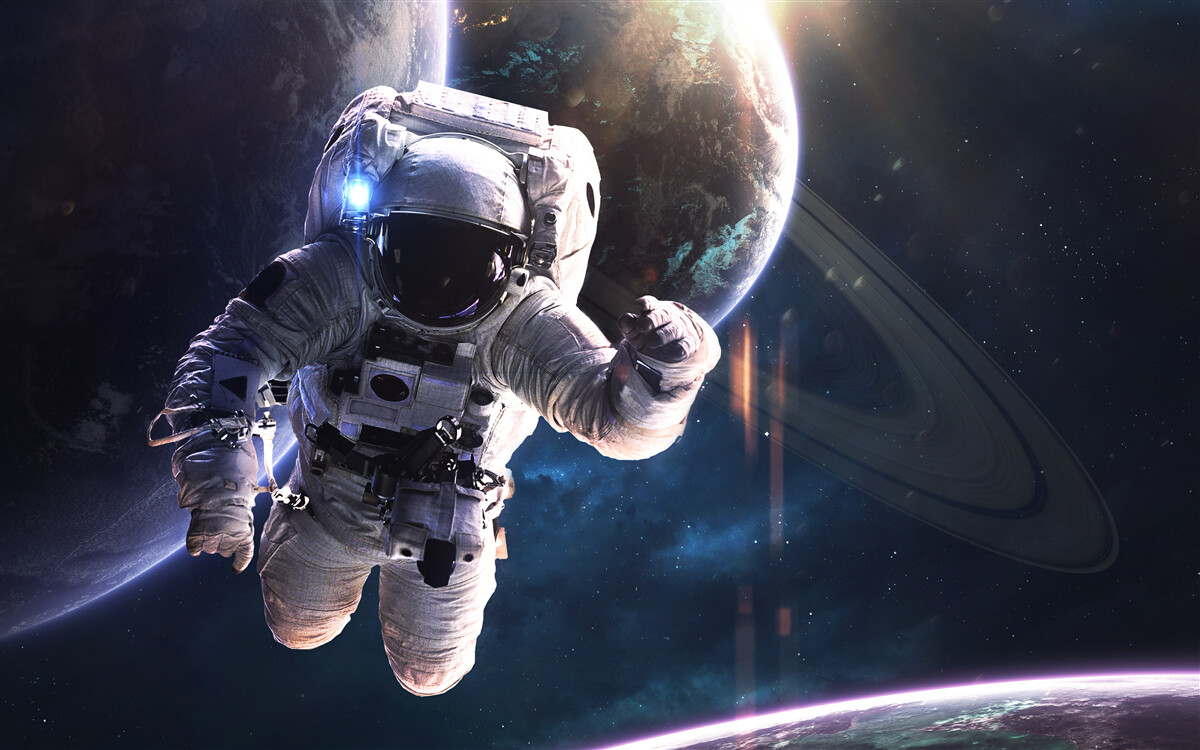 Papier peint astronaute posant devant jupiter