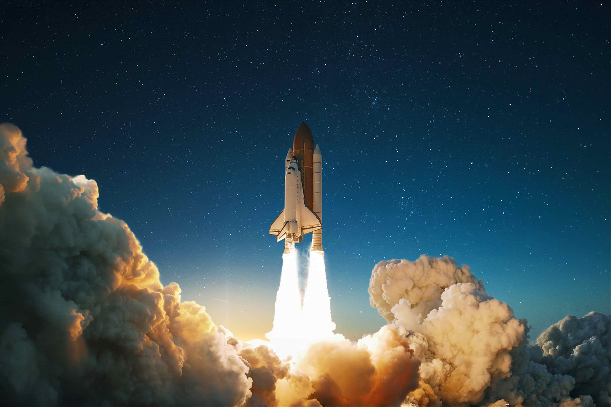 Papier peint Le vaisseau spatial commence son voyage dans l'espace