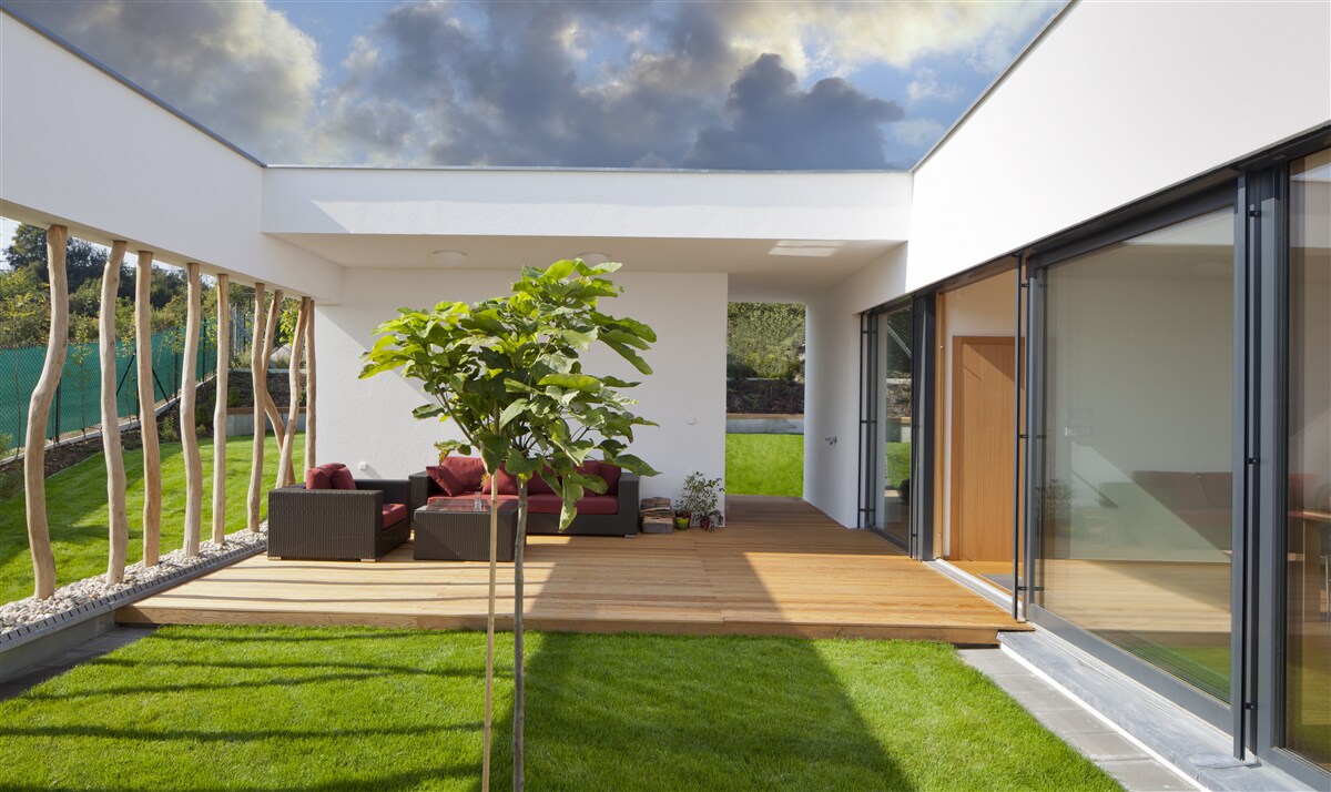 Papier peint modernisation de l'aménagement intérieur d'une maison privée