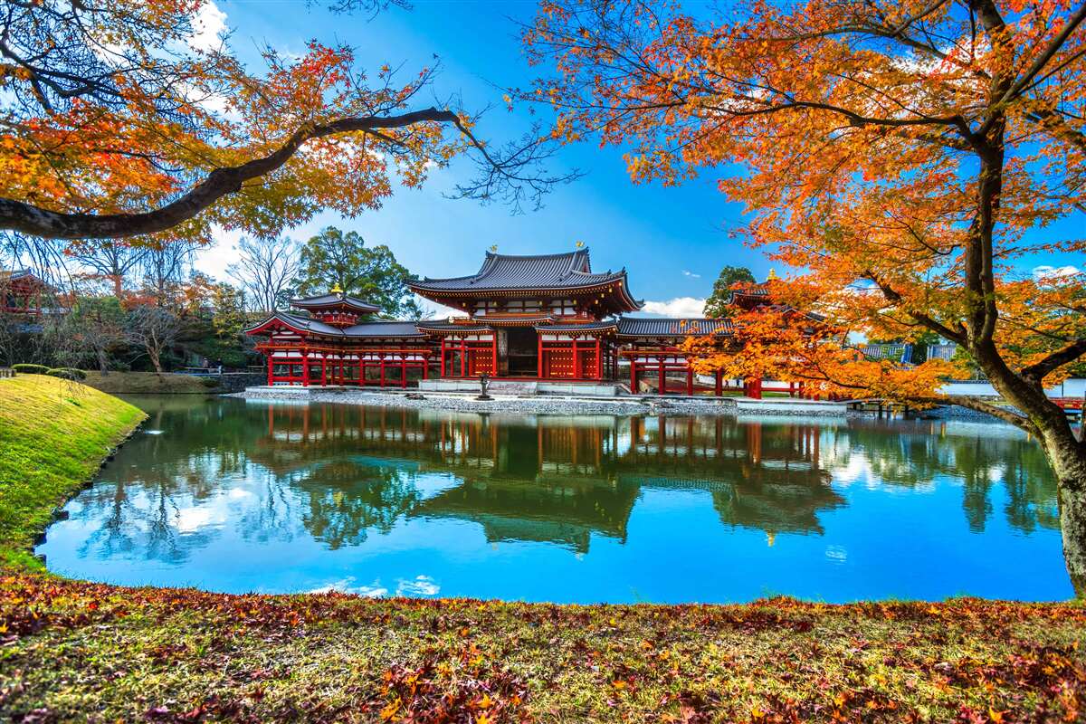 Papier peint reflet de l'automne dans un parc japonais