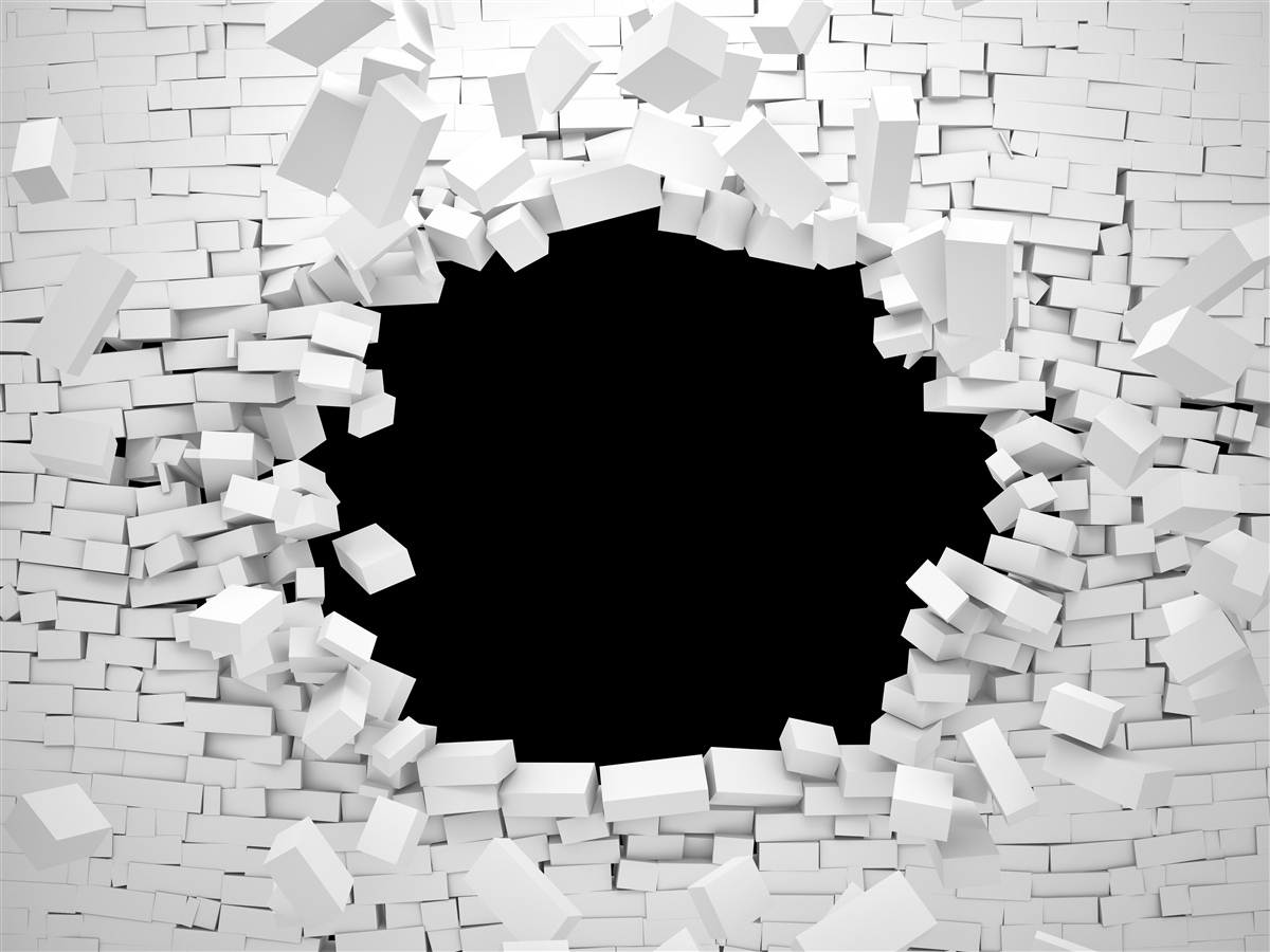 Papier peint trou sombre dans un mur de briques claires