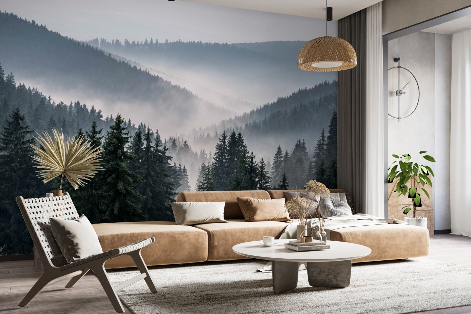 Papier peint La forêt de conifères de montagne est cachée sous un épais brouillard.
