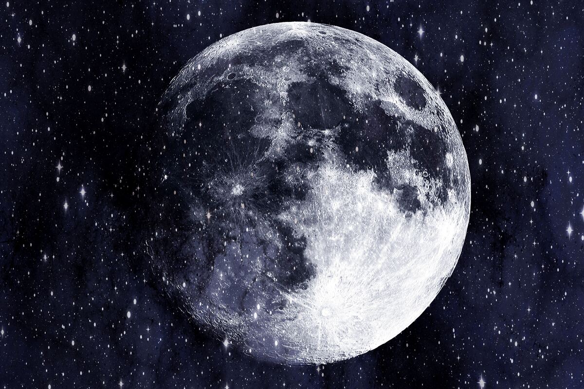 Papier peint une grande image de la lune est visible parmi les étoiles