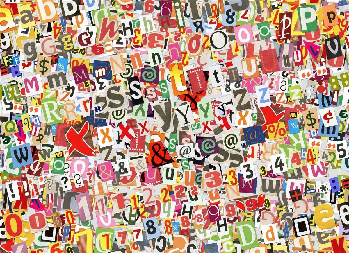 Papier peint les graffitis contiennent beaucoup de lettres et de chiffres