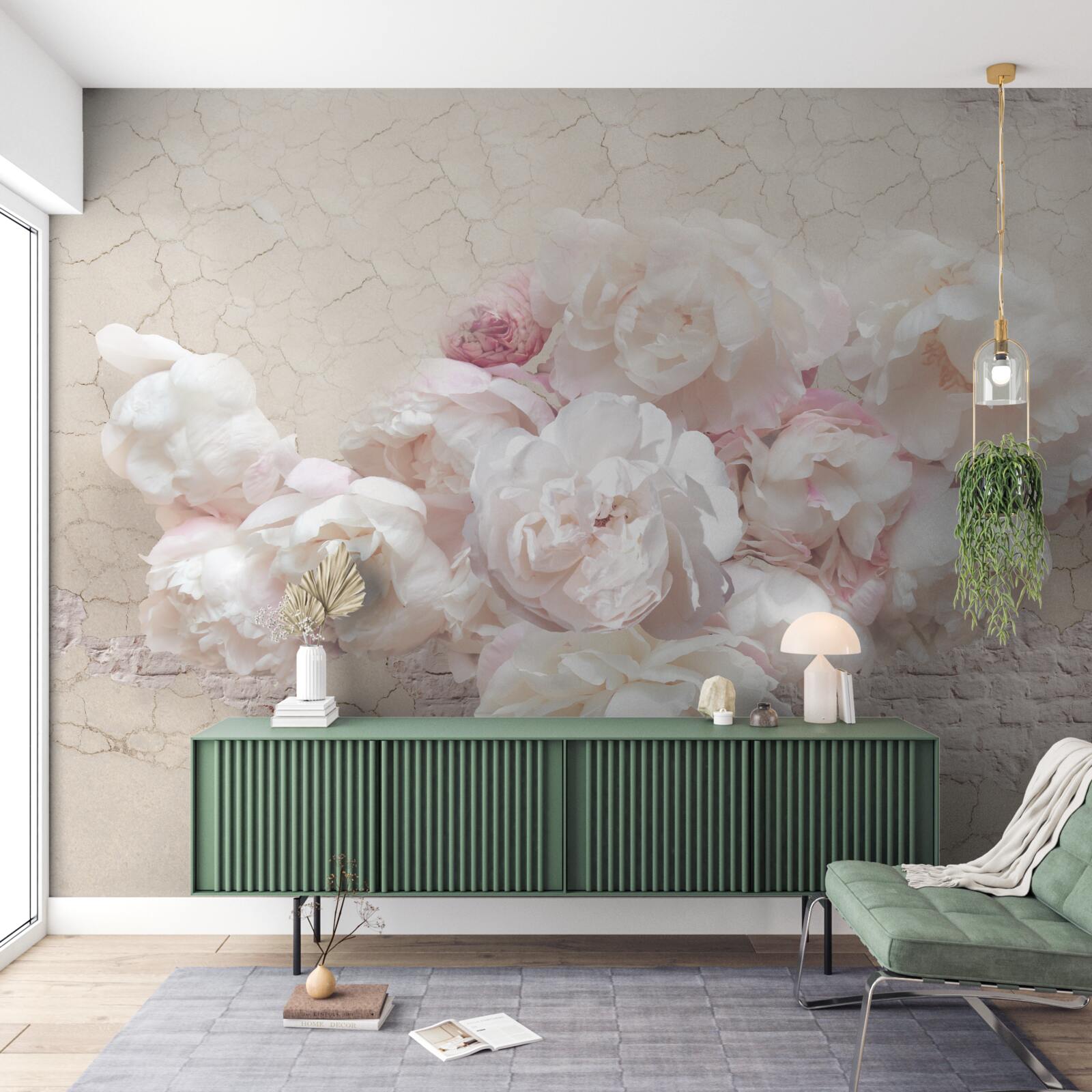 Papier peint les branches sont parsemées de boutons de fleurs blancs et roses