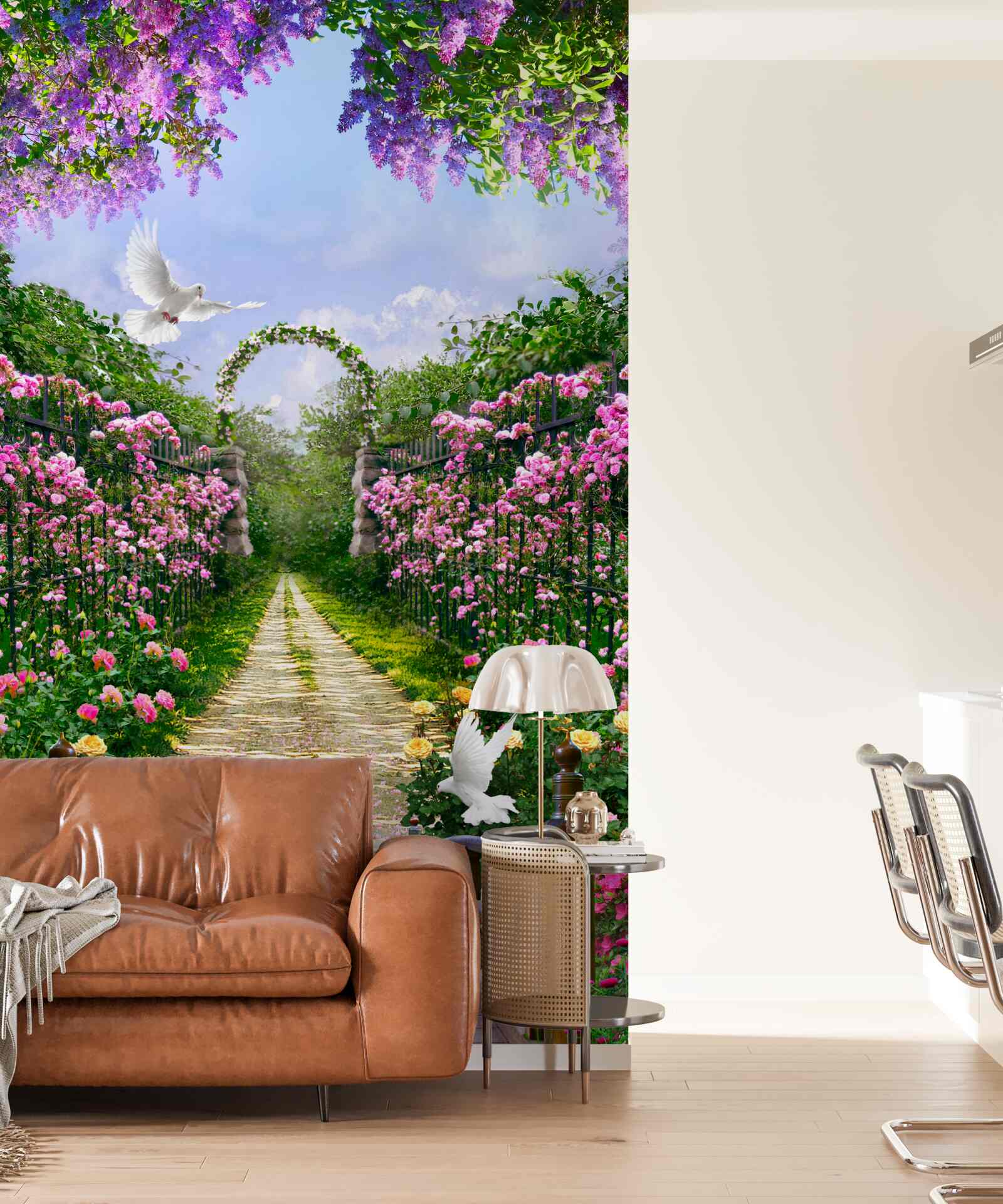 Papier peint un pittoresque tunnel de fleurs qui s'anime en été