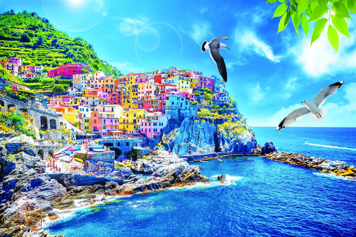 Papier peint petite ville près de la mer, sur de belles falaises, baignée d'une lumière éclatante