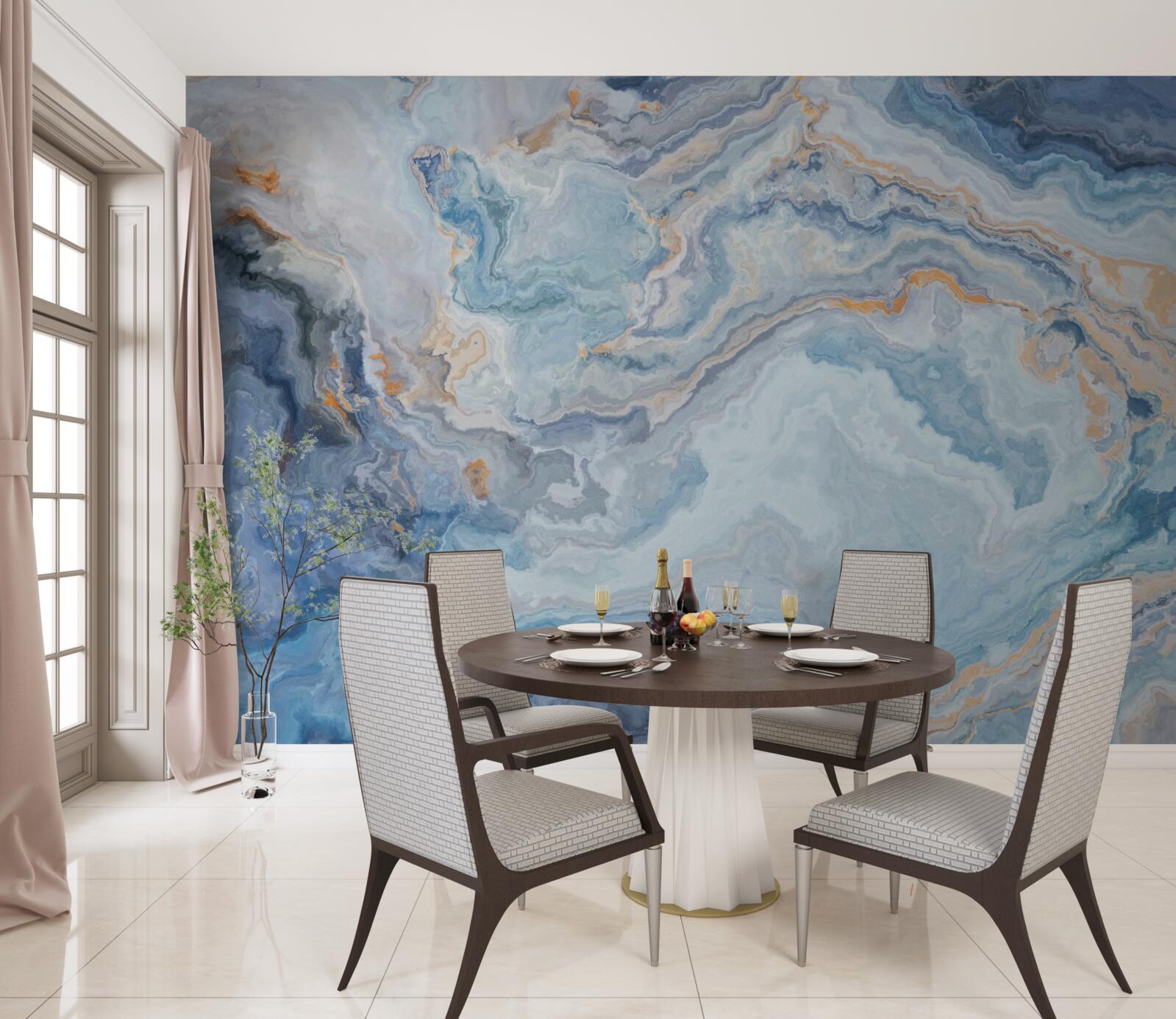Papier peint minéral avec une teinte bleue sur une peinture murale