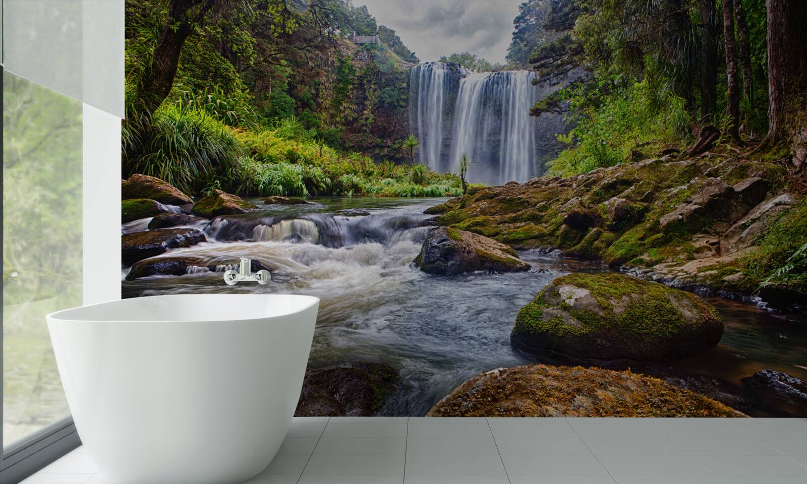 Papier peint forêt verte avec chute d'eau