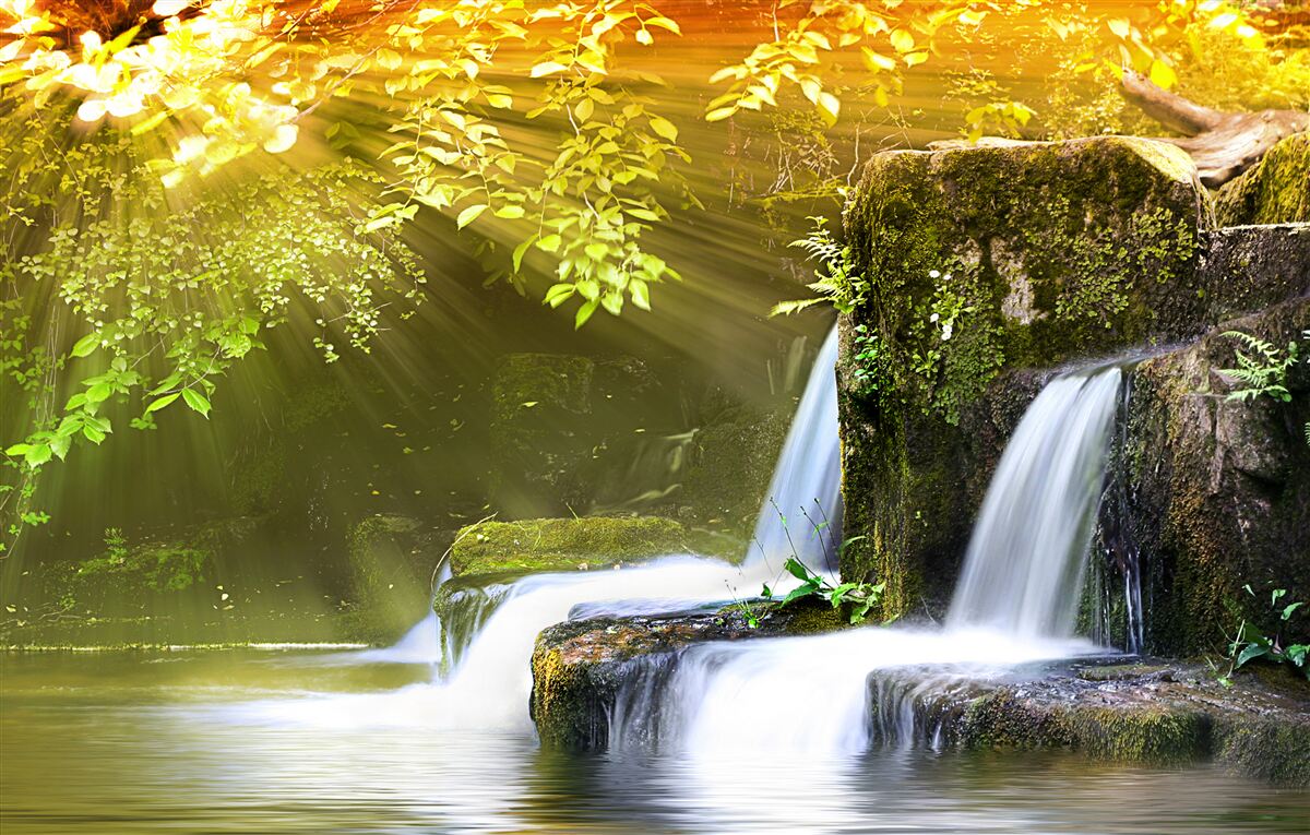 Papier peint chute d'eau au soleil