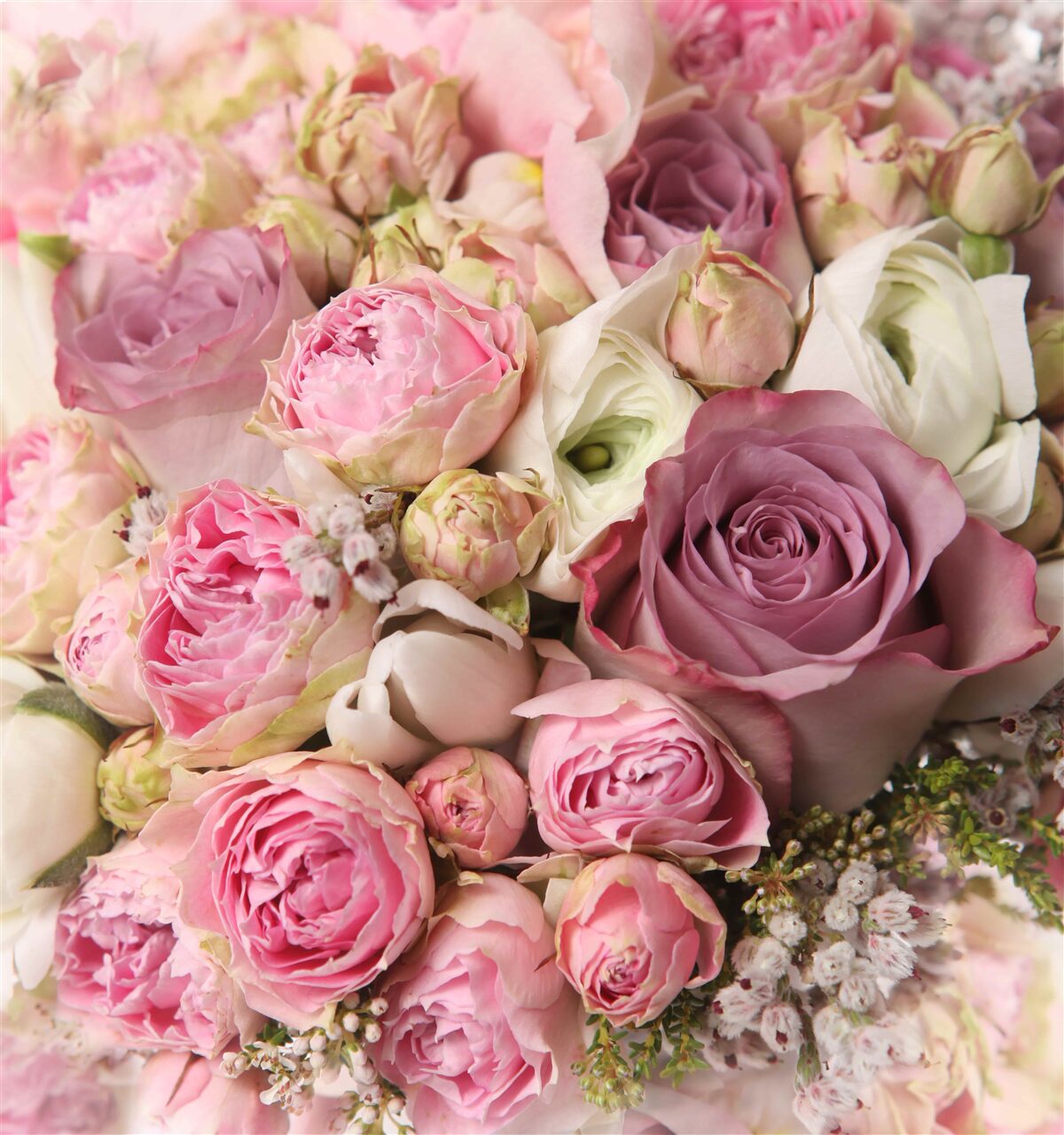 Papier peint composition de roses et de tulipes dans une forme inhabituelle