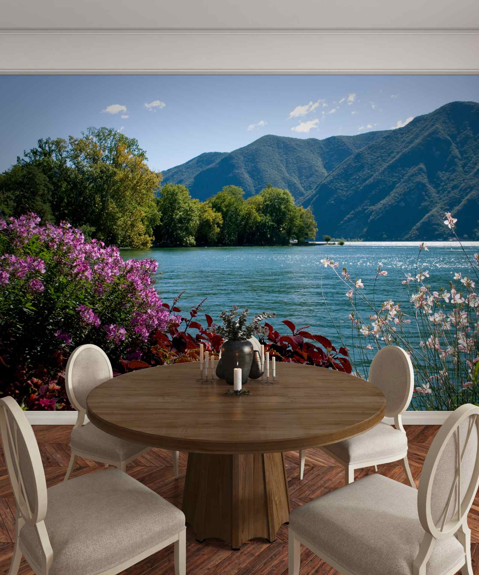 Papier peint lac de montagne paisible et plantes d'été en fleurs