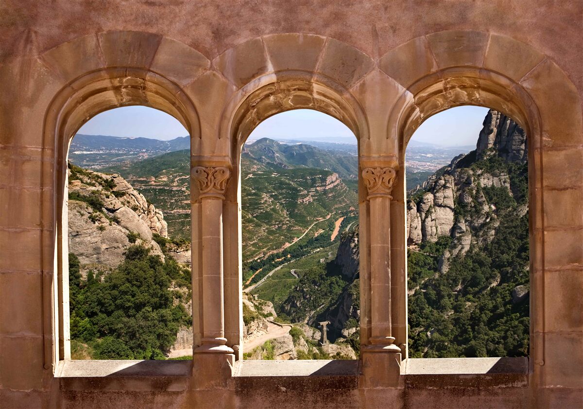 Papier peint viaduc surplombant le paysage montagneux