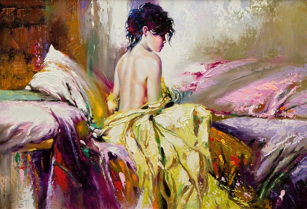 Papier peint image d'une fille nue parmi les couleurs de l'automne