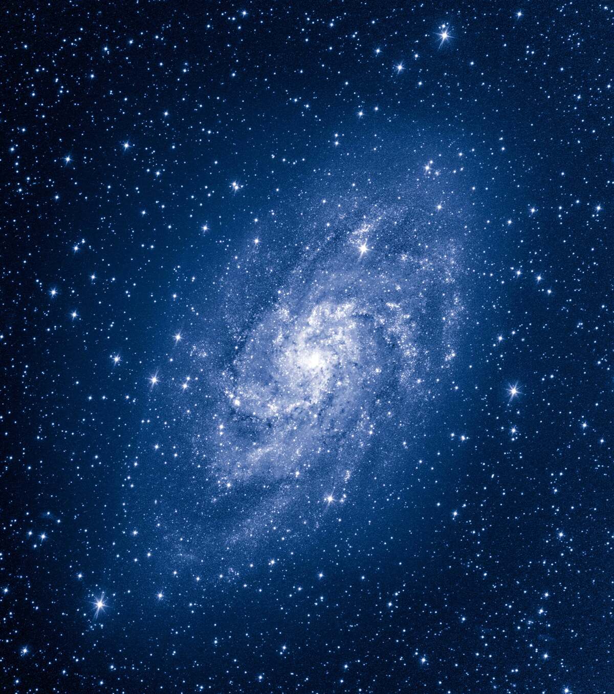 Papier peint une galaxie contenant des centaines d'étoiles