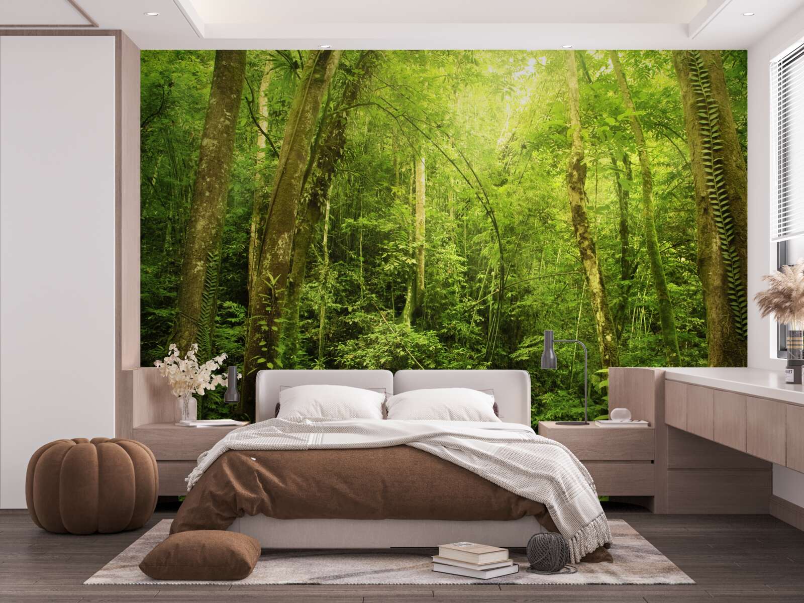 Papier peint les rayons du soleil percent la forêt dense et verdoyante