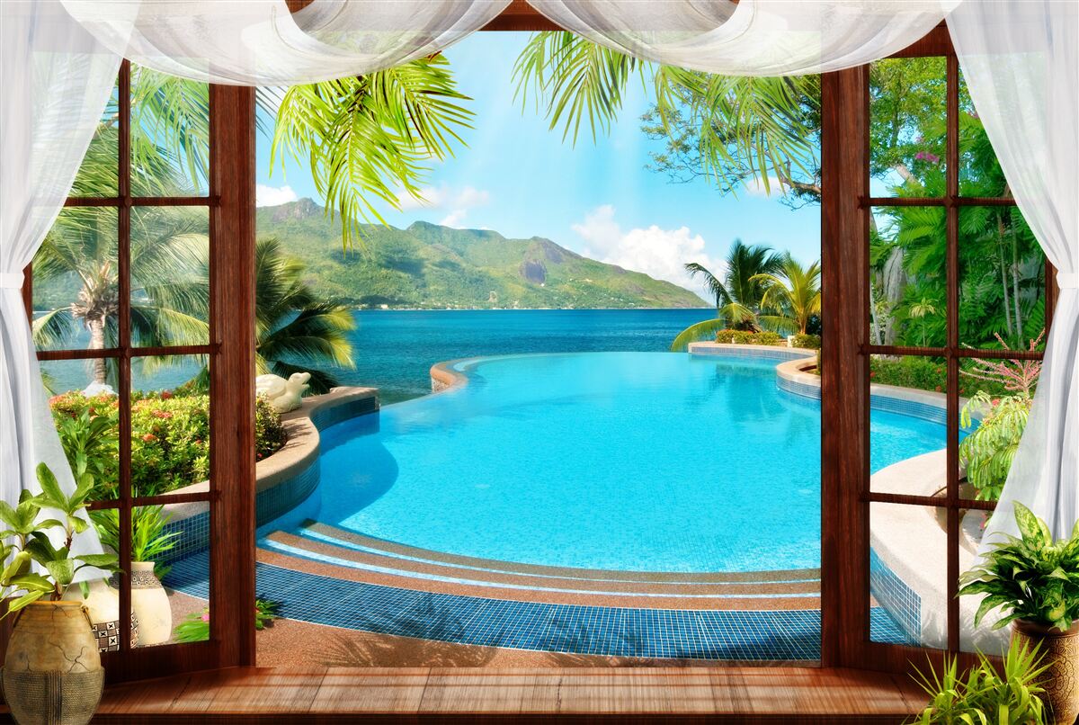 Papier peint piscine sur la terrasse avec une vue magnifique sur les montagnes