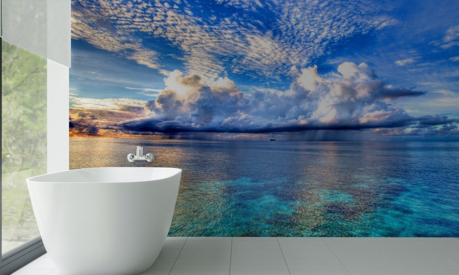 Papier peint des nuages en forme de cirrus planent au-dessus de l'océan infini
