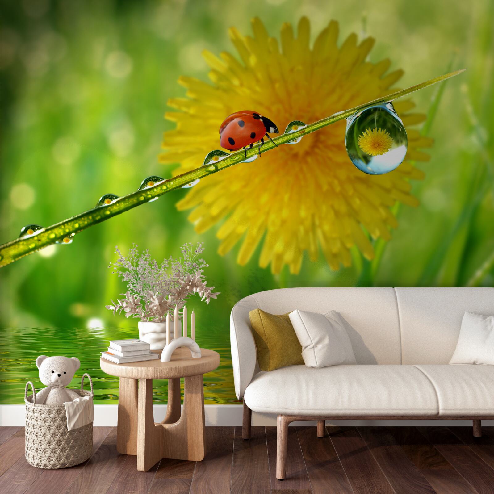 Papier peint la coccinelle roupille sur une branche avec de la rosée