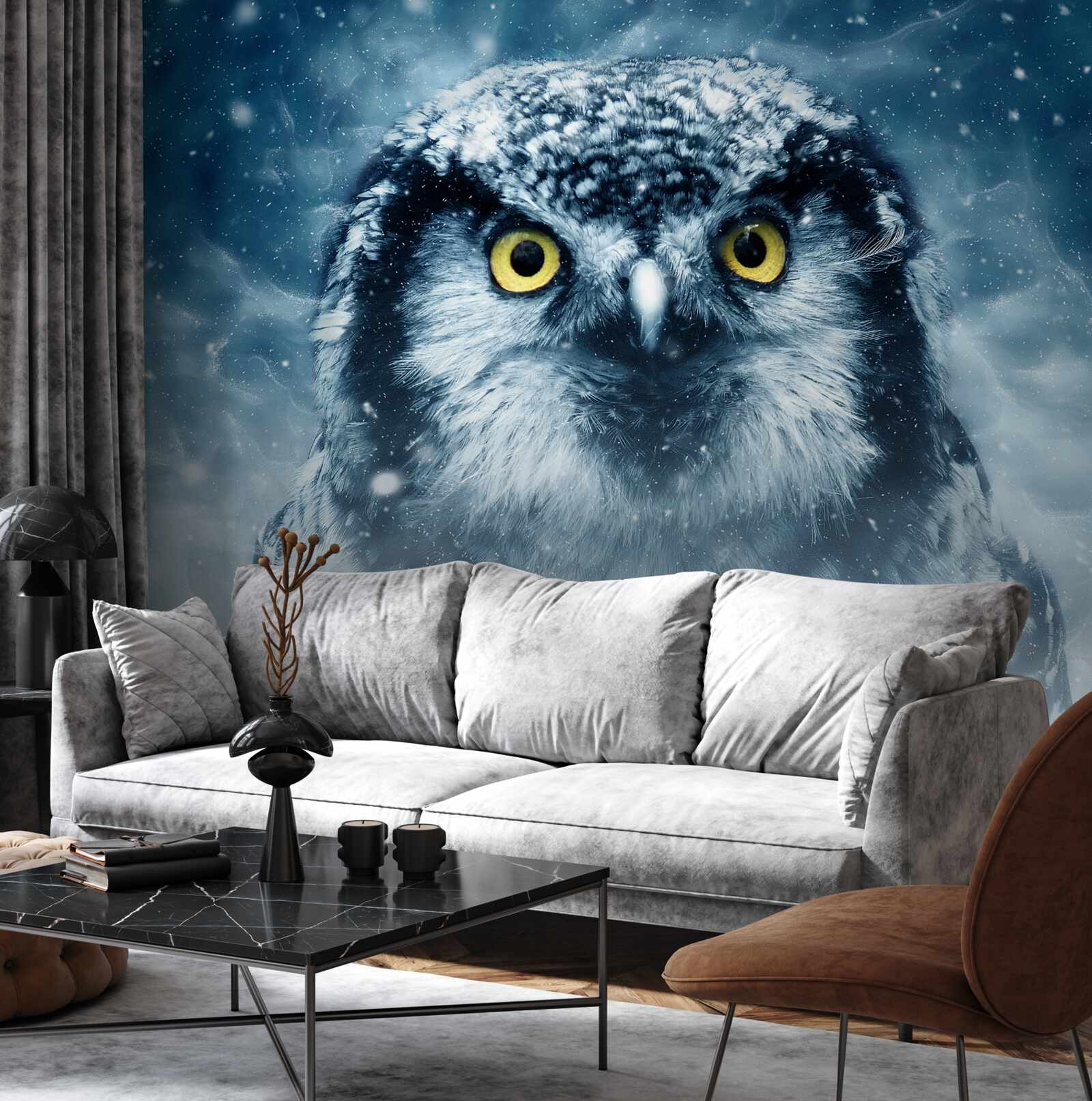 Papier peint en hiver, un grand hibou aux yeux dorés