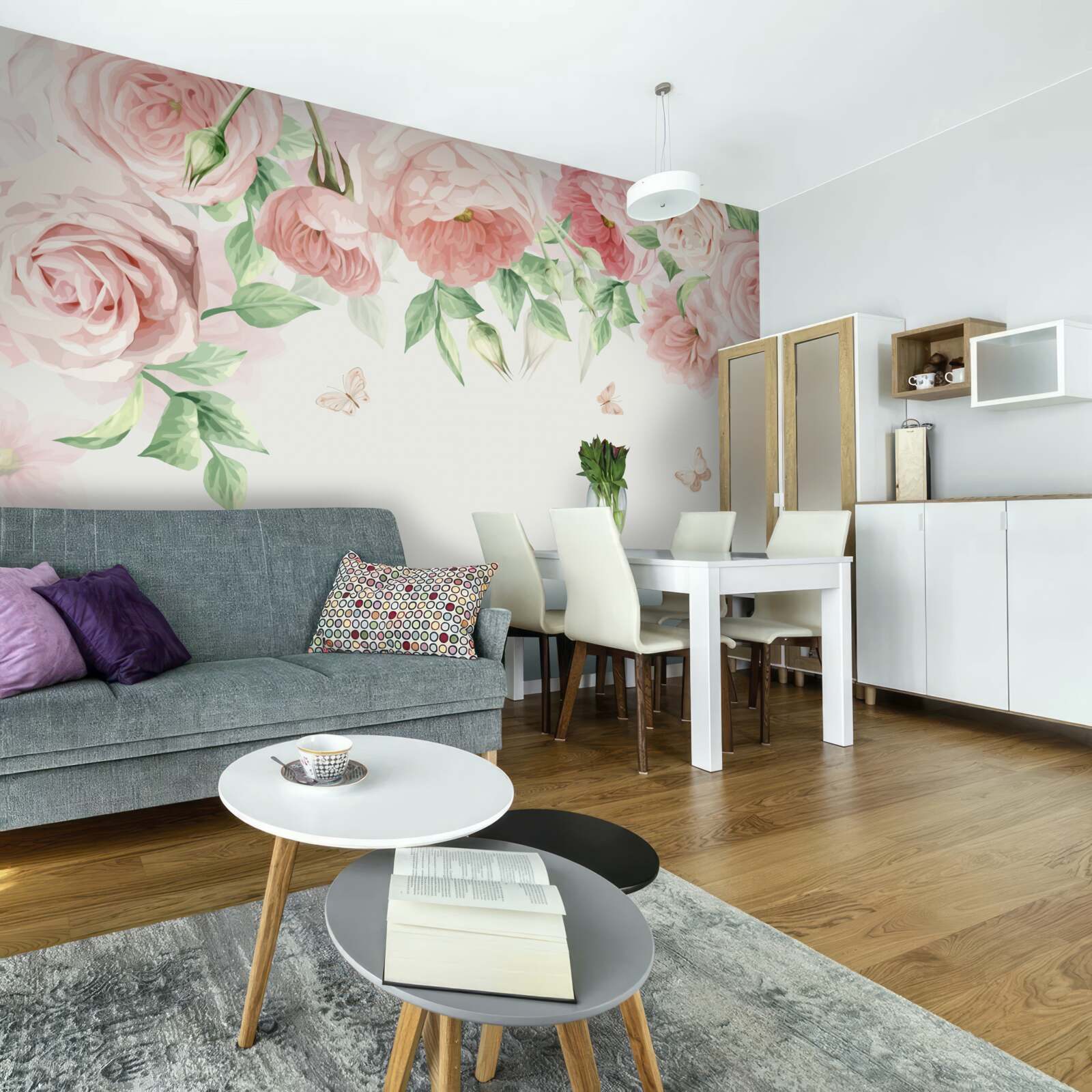Papier peint fleurs rose tendre avec des feuilles vertes