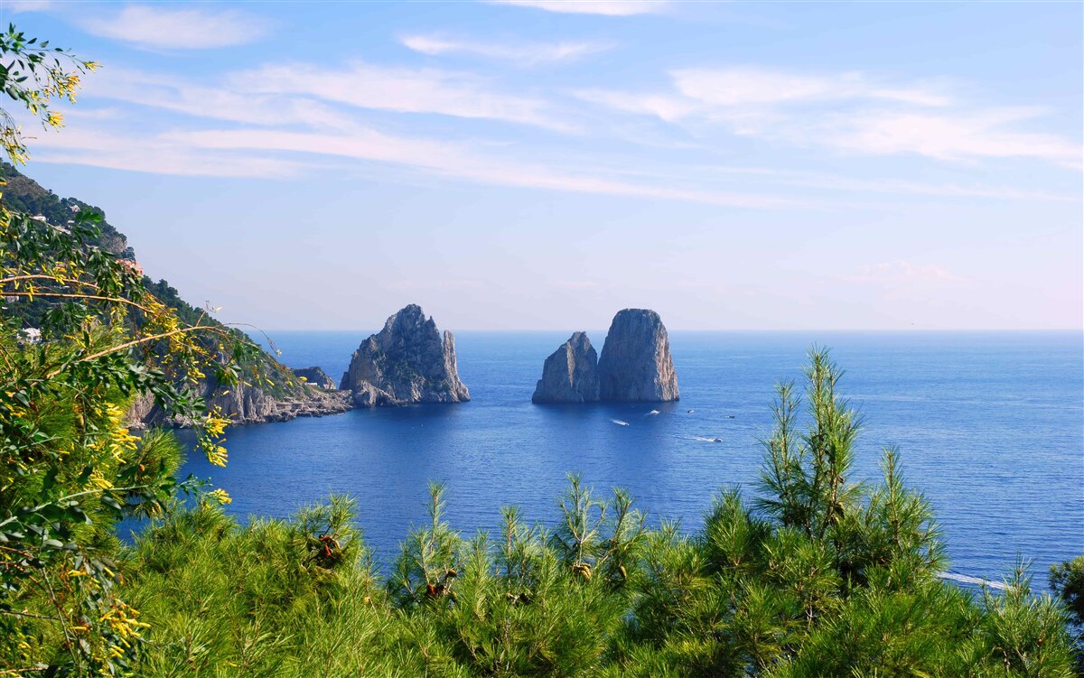 Papier peint panorama de l'océan et des falaises