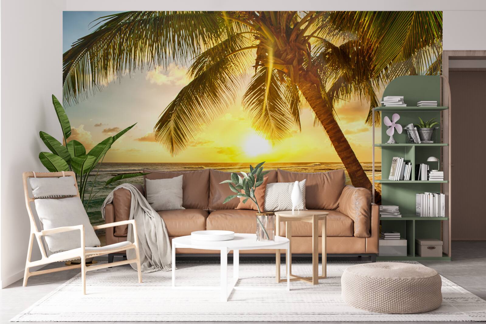 Papier peint le soleil se couche sous l'horizon de l'océan, illuminant les palmiers