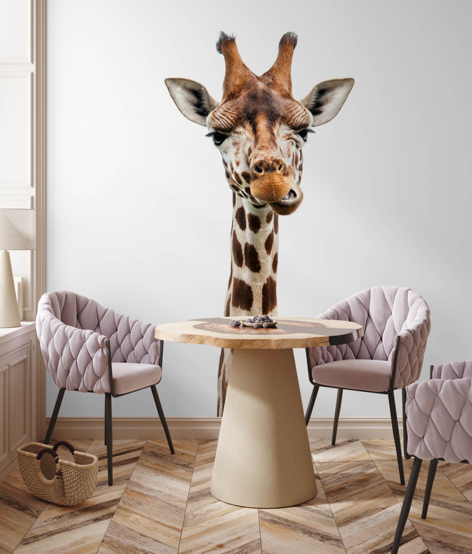 Papier peint expression inhabituelle sur le visage d'une girafe