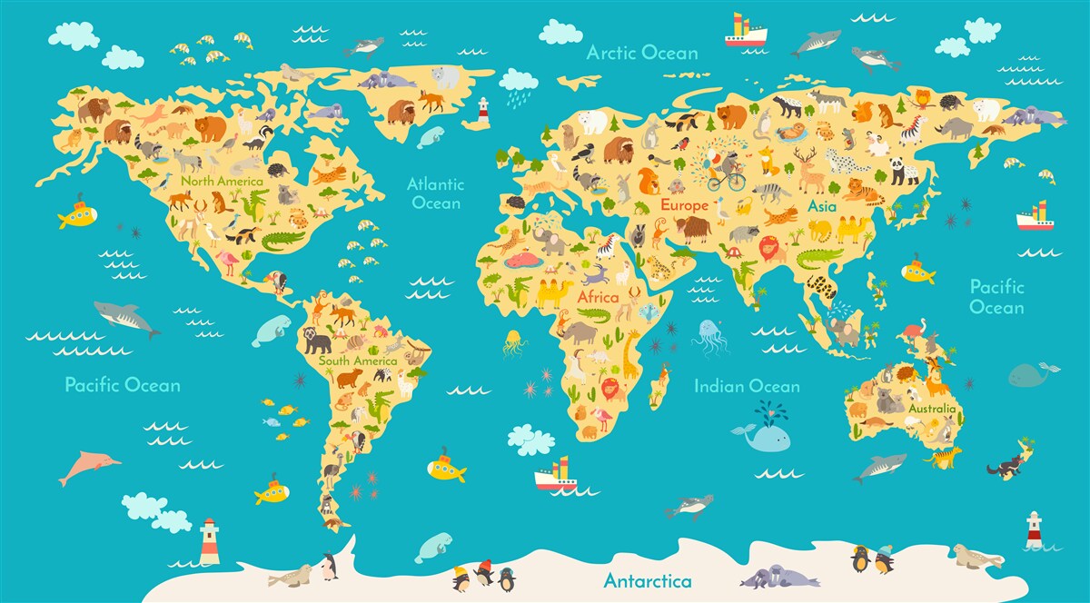 Papier peint carte du monde avec des photos de la faune et des habitants locaux