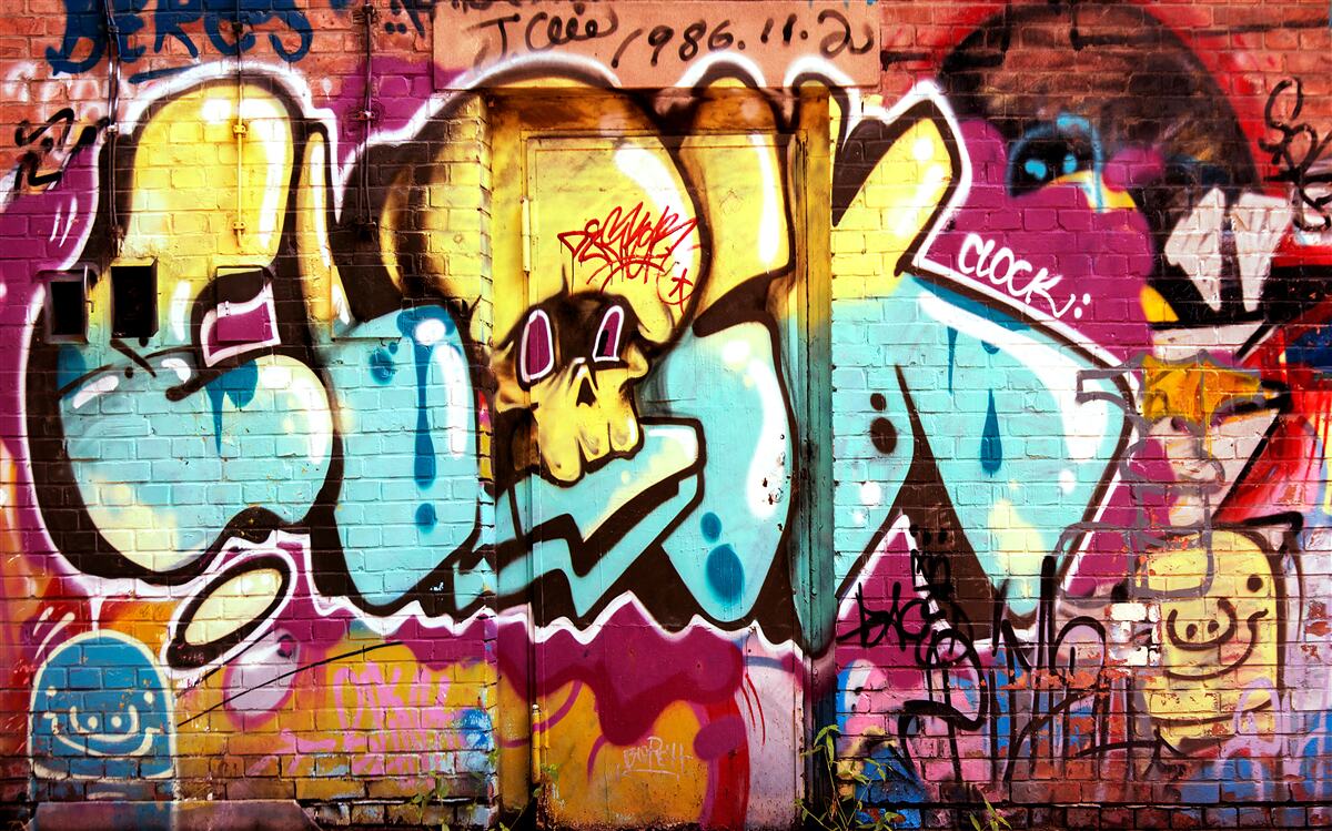 Papier peint graffiti avec lettres lumineuses